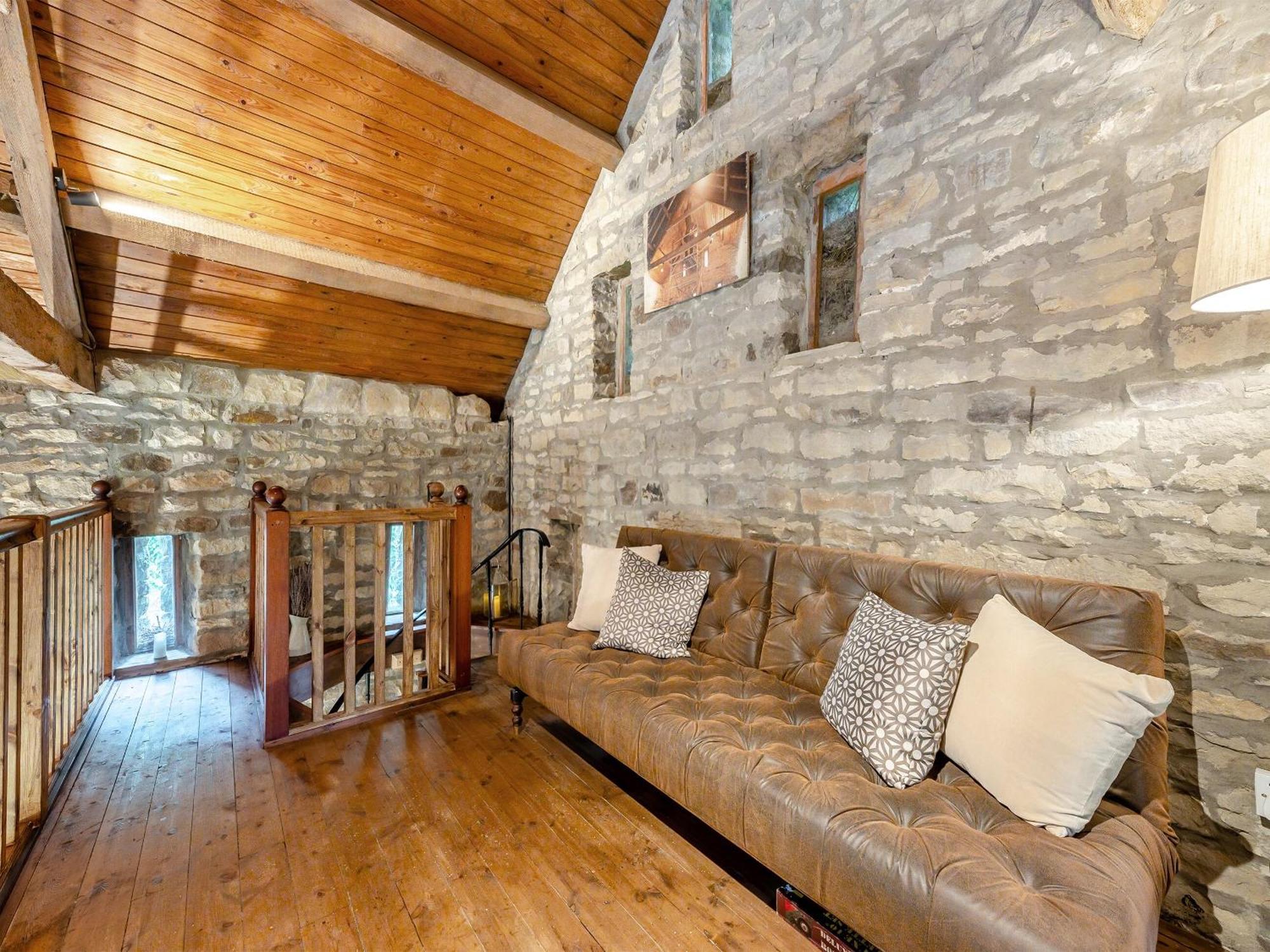 The Magical Barn Villa Холтуисъл Екстериор снимка